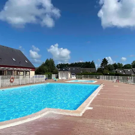 6 Pers Avec Piscine בקתה